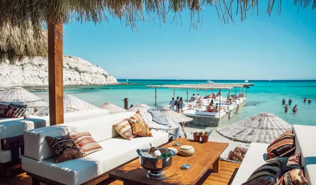 İzmir’de turizm sezonunu yabancı turist kurtardı!