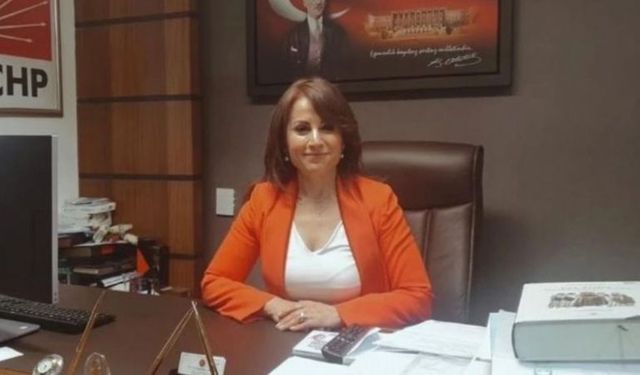 CHP Bayraklı'da olaylı delege seçimi: CHP’li Fatma Akçam’a yumruklu saldırı