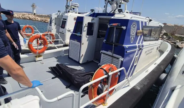 İzmir'de yük gemisinden düşen personel, hayatını kaybetti