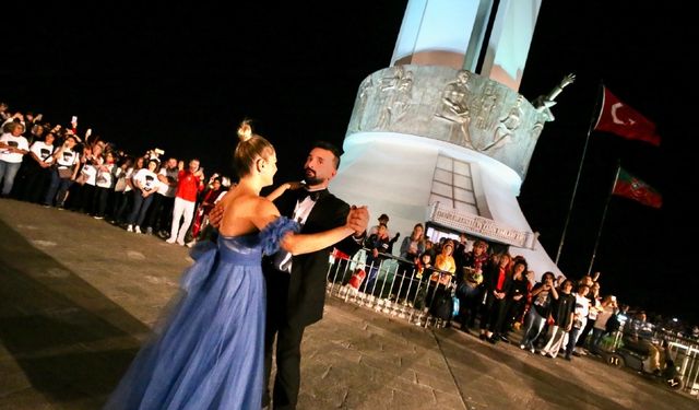 İzmir’de ücretsiz salon dansları kursu başlıyor: 15 yaş üzeri herkes katılabilir