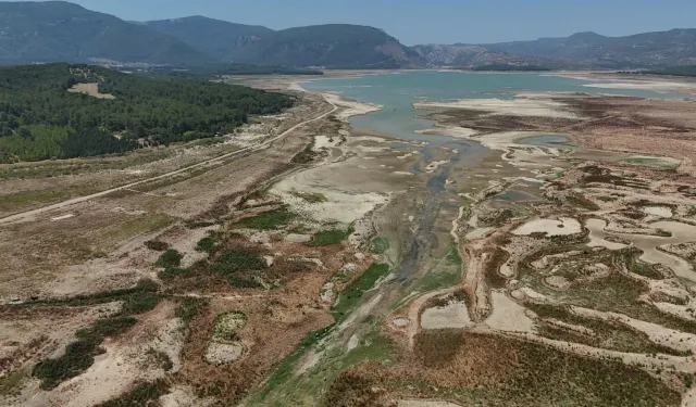 İzmir’in 2 aylık suyu kaldı!