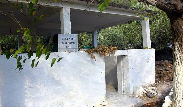 İzmir'deki gizemli mezar: Yüzyıllık ritüeller devam ediyor