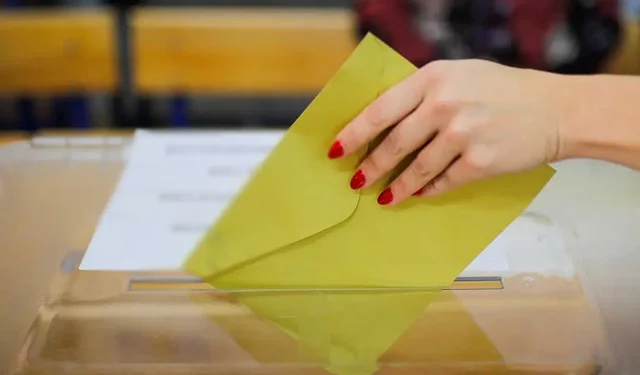 CHP birinci parti konumunu sürdürüyor: Son anket neler söylüyor?