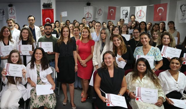 Karşıyaka’da gençlere destek sürüyor