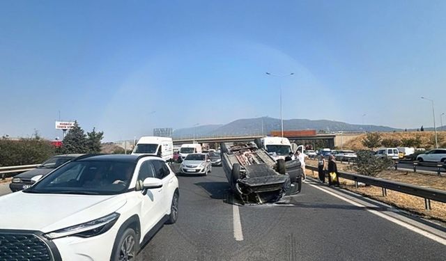 İzmirli sürücüler dikkat: Karşıyaka yönünde trafik kazası !