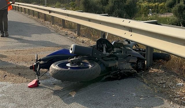 Bayındır’da feci kaza: Motosiklet refüje çarptı