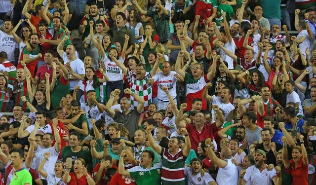 Efsane basketbolcunun oğlu artık Karşıyaka'da: İzmir ekibinin formasını terletecek
