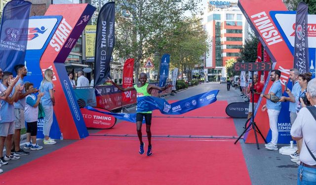 İzmir'de zafer maratonu: Kayıtlar başladı