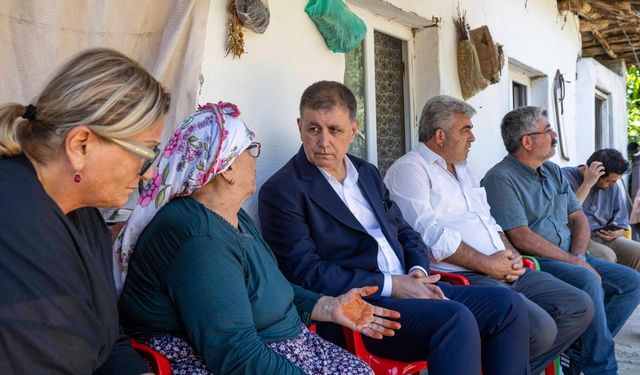 İzmir'deki yangında hayatını kaybetmişti... Başkan Tugay'dan anlamlı ziyaret