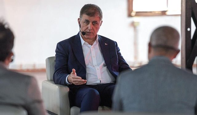 Tugay'dan şehrin gündemine yönelik açıklamalar: İş İzmir’e gelince durulacaksa bu haksızlık