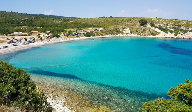 İzmir’e sadece 50 kilometre uzaklıkta: Denizi, zeytinyağı ve balıkçılığıyla ünlü şirin köy