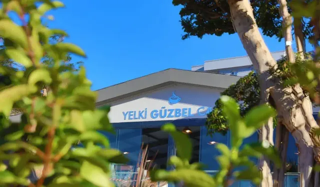 Belediyeden İzmirlilere büyük hizmet: Bu kafede çay 10, pizza 200 TL