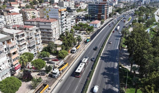 İzmir trafiğini rahatlatacak çalışma: Büyükşehir o yolları yeniledi!