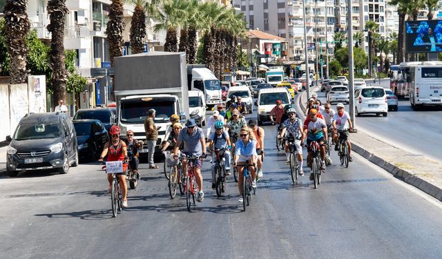 Karşıyaka’da hareketli hafta: Sağlıklı ve sürdürülebilir bir yaşam için pedalladılar!