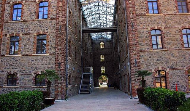 Bir zamanlar un fabrikasıydı: Artık İzmirlileri meslek sahibi yapıyor