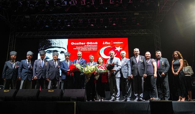 İzmir'de anlamlı etkinlik: Başkan Tugay, şehit aileleri ve gazilerle buluştu