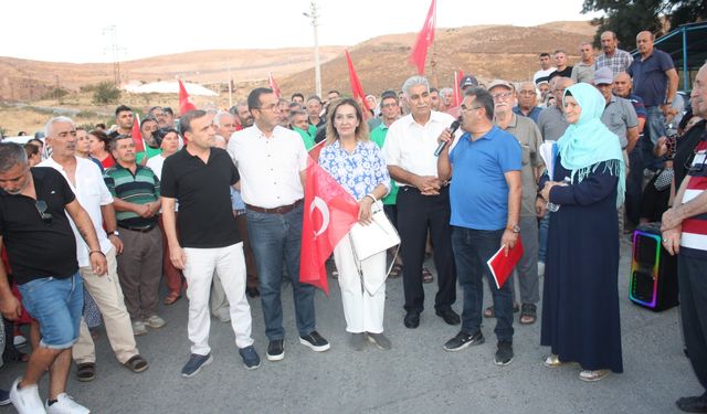 Tugay Harmandalı’yı işaret etti, mahalleli isyan etti: Artık ikinci sınıf insan muamelesi görmek istemiyoruz