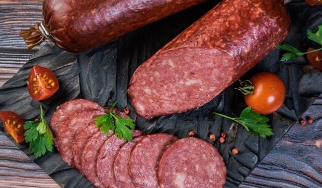Bakanlıktan İzmir’deki sucuklara tağşiş tespiti: Sakatat çıktı