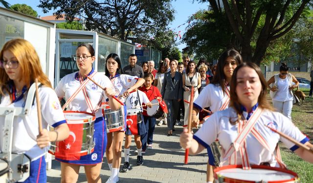 Efes Selçuk, düşman işgalinden kurtuluşunu kutladı: Düzenlenen tören yoğun ilgi gördü