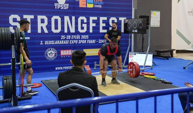 İzmir'deki spor ve fitness fuarına yoğun ilgi: On binlerce vatandaş katıldı