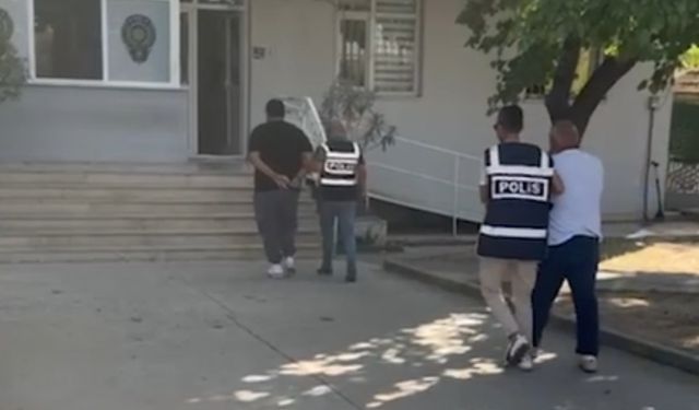 Aranan 2 hükümlü Menderes’te kıskıvrak yakalandı
