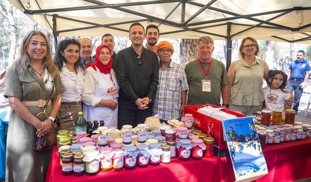 Türkiye'de bir ilk... İzmir'deki şenlik unutulmaz anlar yaşattı!