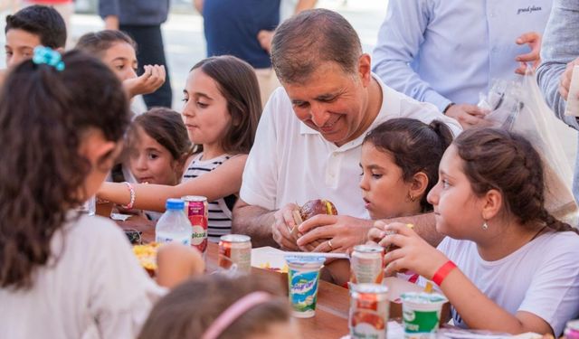 Başkan Tugay, İEF’nin minik misafirleriyle buluştu
