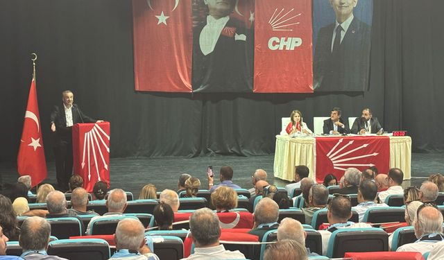 Kongrede Başak’tan Mutlu’ya tepki: Hiçbir belediye başkanı bugüne kadar Konak’ı dizayn etmedi!