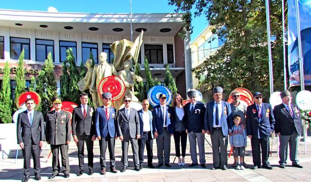 Çeşme’de minnet ve şükran gösterildi: Gaziler Günü törenlerle kutlandı