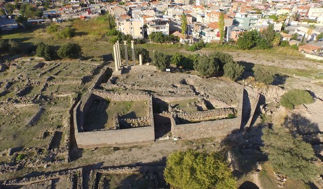 İzmir'in tarihine ışık tutuyordu: Smyrna Höyüğü'nde belirsizlik sürüyor