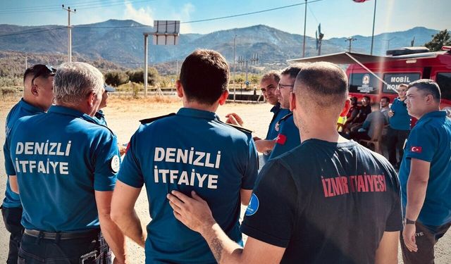 Alevlere karşı omuz omuza: İzmir İtfaiyesi yangın bölgesinden başarıyla döndü