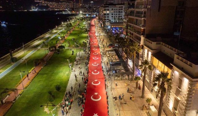 İzmir 9 Eylül'e hazır: Mor ve Ötesi konser verecek, uçaklar gökyüzünü süsleyecek
