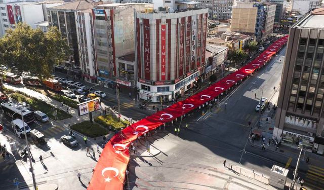 İzmir'de 9 Eylül kutlamaları başladı: Yer gök kırmızı-beyaz