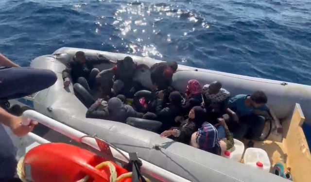 İzmir’de Sahil Güvenlik alarma geçti: Aynı gün 92 göçmen kurtarıldı