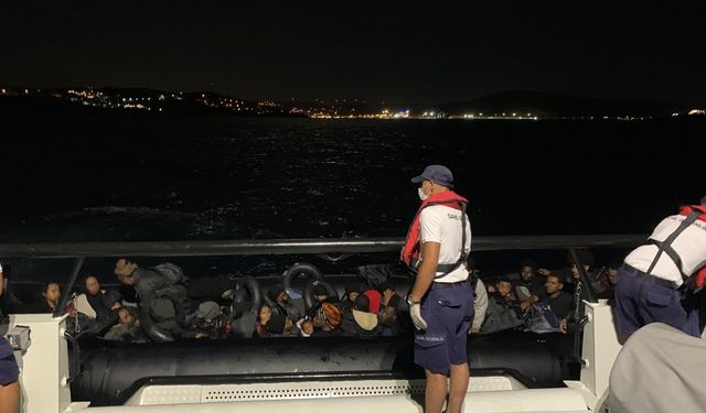 İzmir'de Sahil Güvenlik’ten nefes kesen kurtarma: 113 göçmen hayata tutundu