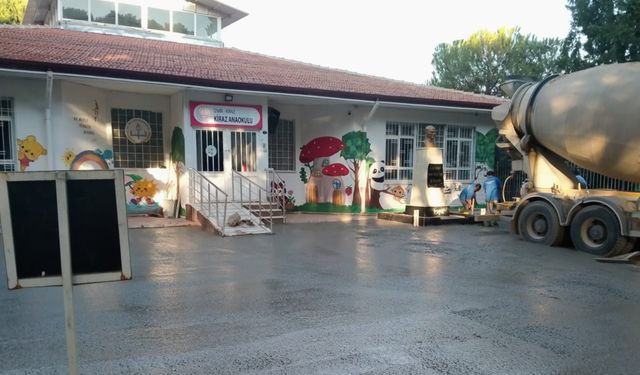 İzmir’in 10 ilçesinde okullar yenilendi: Öğrencilere destek sürüyor
