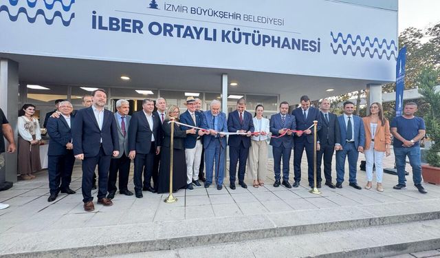 İzmir'de İlber Ortaylı Kütüphanesi açıldı: Bu millet kütüphaneleri hak ediyor