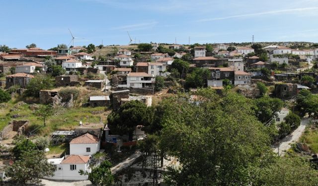 Karaburun’un tek dağ köyü: 400 yıllık geçmişi büyülüyor