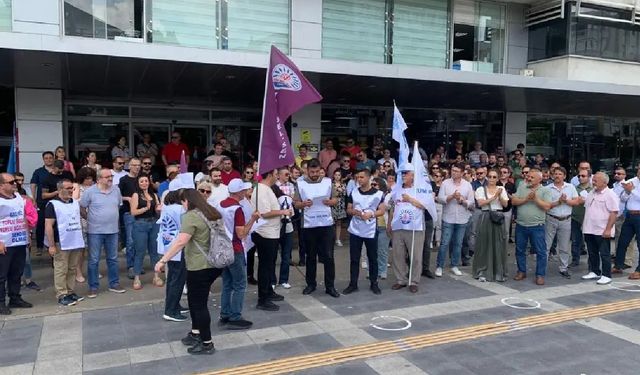 Karşıyaka Belediyesi’nde sendika ve belediye arasında anlaşma sağlandı: Memurların 23 günlük eylemi durduruldu