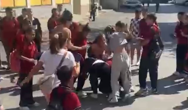 Karşıyaka’da 12 yaşındaki öğrenci sokak ortasında darp edildi!