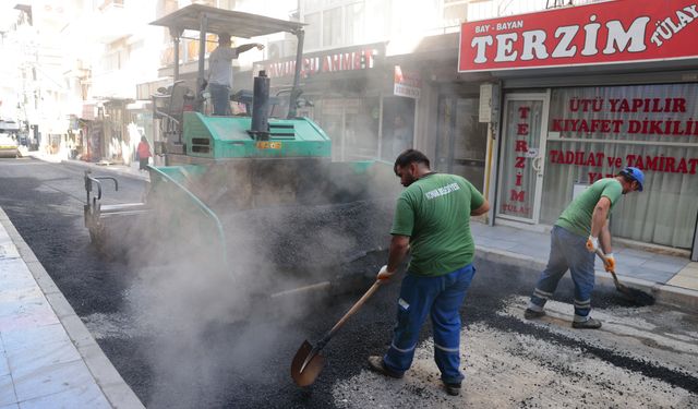 Konak'ta yollar bir bir yenileniyor: Araç ve yaya trafiği rahatlayacak