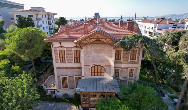 İzmirlilerin gözdesi olacak: Göztepe'deki sanat merkezi ziyaretçilere ilham veriyor!