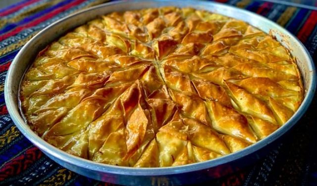 İzmir'in adıyla şaşırtan, tadıyla büyüleyen lezzeti: Lorlu Baklava nasıl yapılır? Lorlu Baklava tarifi