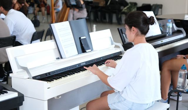 Narlıdere'de Çocuk Senfoni Orkestrası yeni döneme başladı!