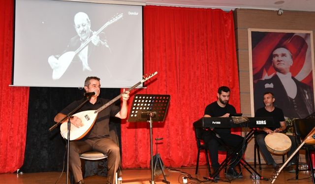 Neşet Ertaş, vefatının 13. yılında Çiğli’de türkülerle anıldı