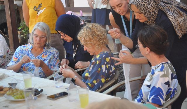 İzmir’de unutulmaz atölye: Ödemiş’in iğne oyası, dünyaya ilmek ilmek tanıtılıyor