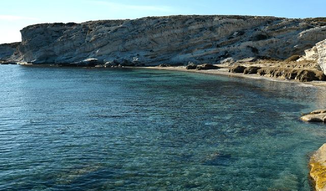 İzmir’in büyüleyen plajı: Eylül ayında bile yaz tadında
