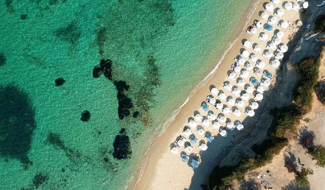 İzmir’in bu koyunda mevsim hala yaz: Deniz sezonunun son demlerini burada geçirmek isteyeceksiniz