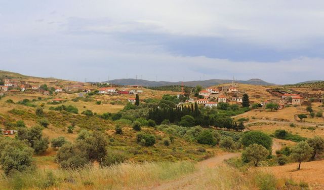 İzmir'de küllerinden doğan bir köy: Restore edilen evleri ve pırıl pırıl denizi ile yeni cazibe merkezi