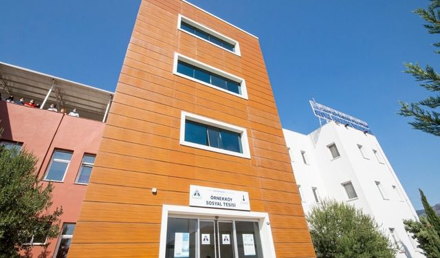 İzmir'de öğrencilere müjde: O tesiste barınma ücretine zam yok!